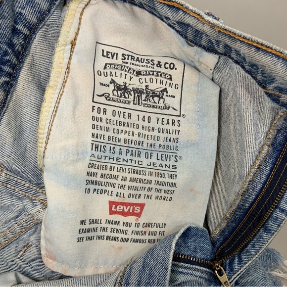 Levi’s High Waisted Cut Off Jean Shorts - Picture 3 of 4